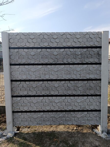 Producem si montam garduri.